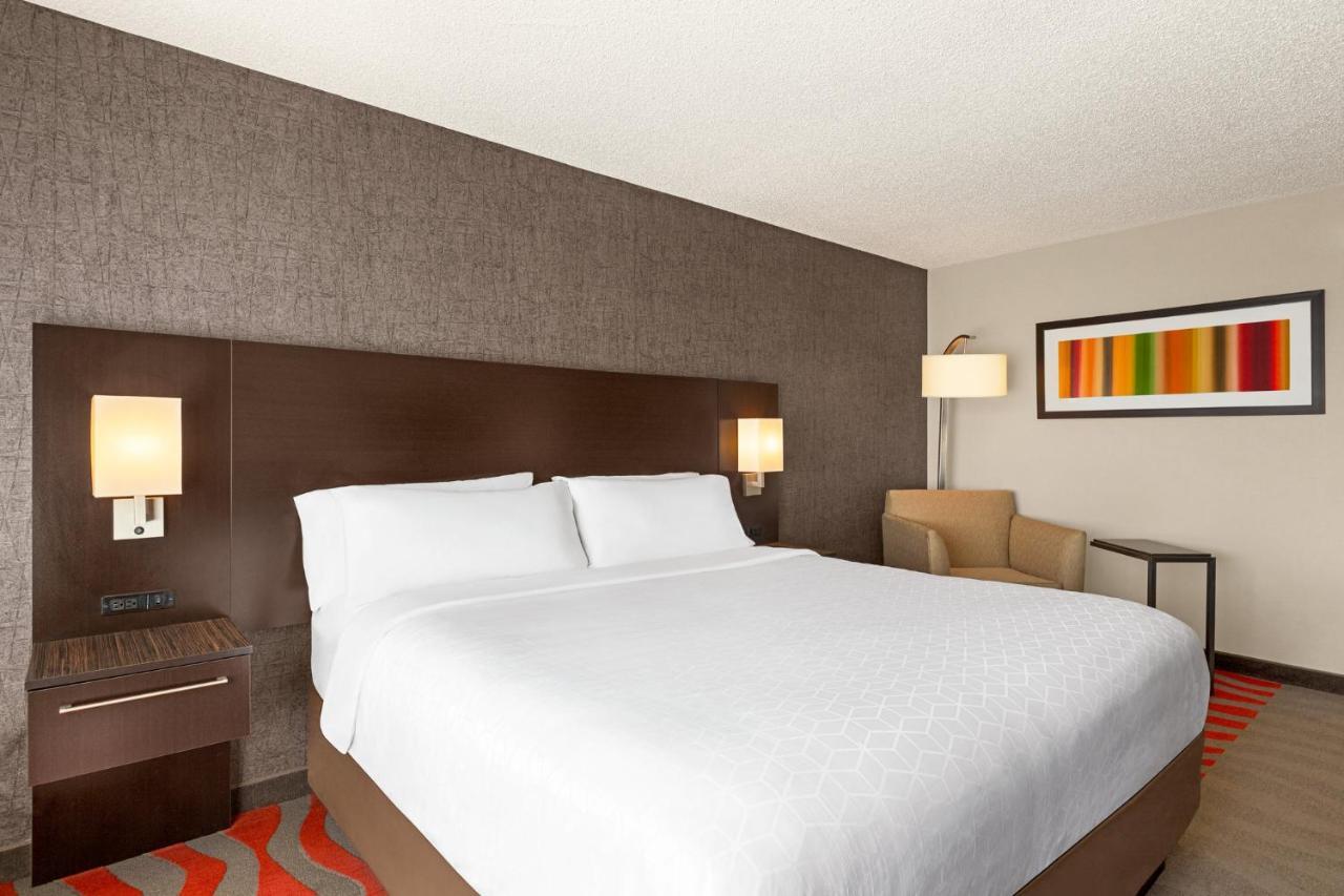Holiday Inn Boston - Cambridge Area By Ihg Somerville Bagian luar foto