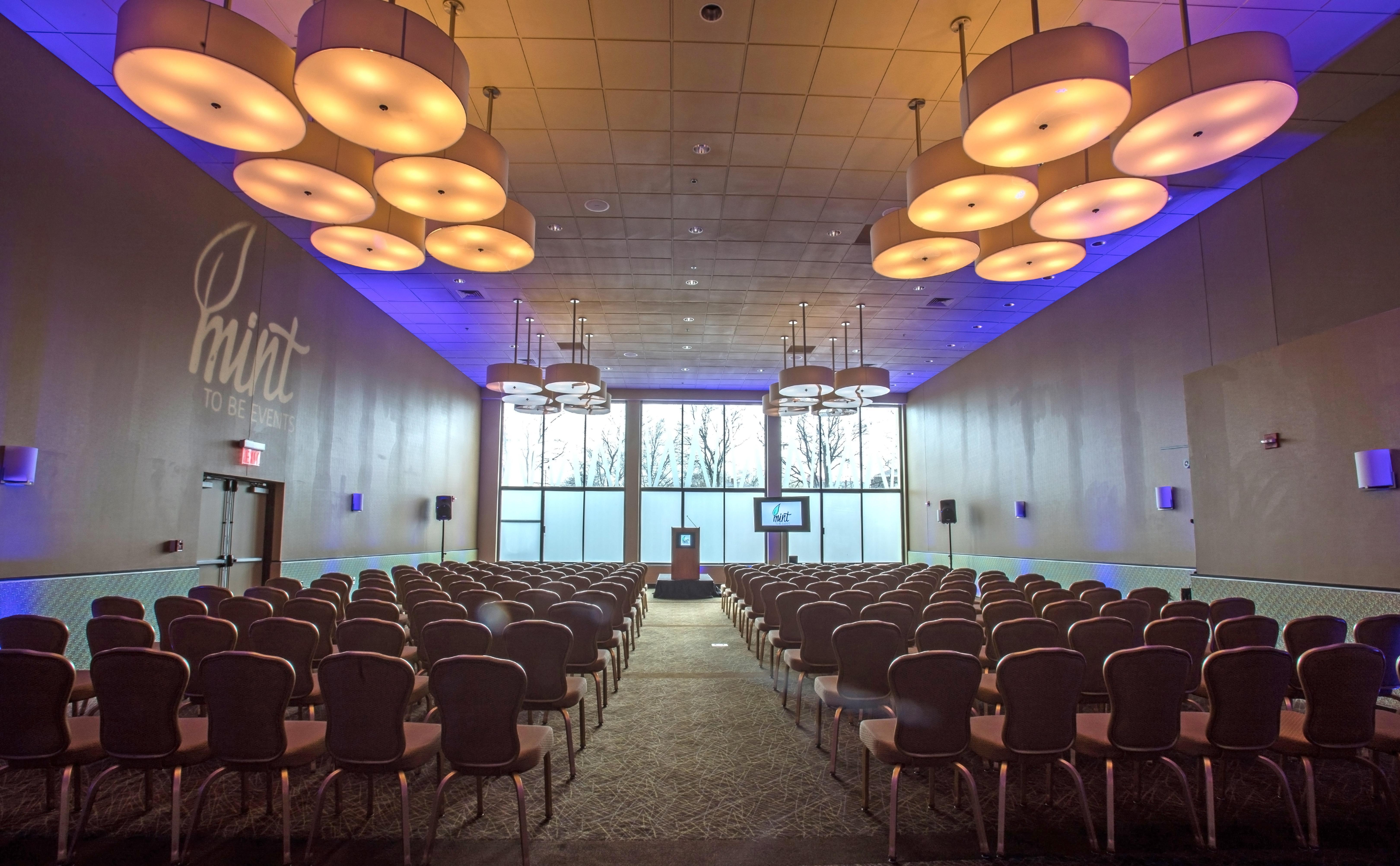 Holiday Inn Boston - Cambridge Area By Ihg Somerville Bagian luar foto